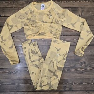 Womens Gymshark Adapt Camouflage Set Cropped Top And Work Workout Leggings